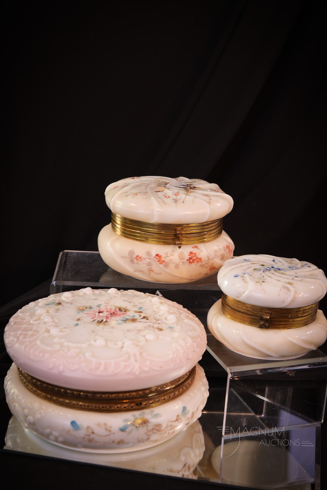 3 pc Lot Wavecrest Victorian Glass Dresser Boxes (1 of 10)