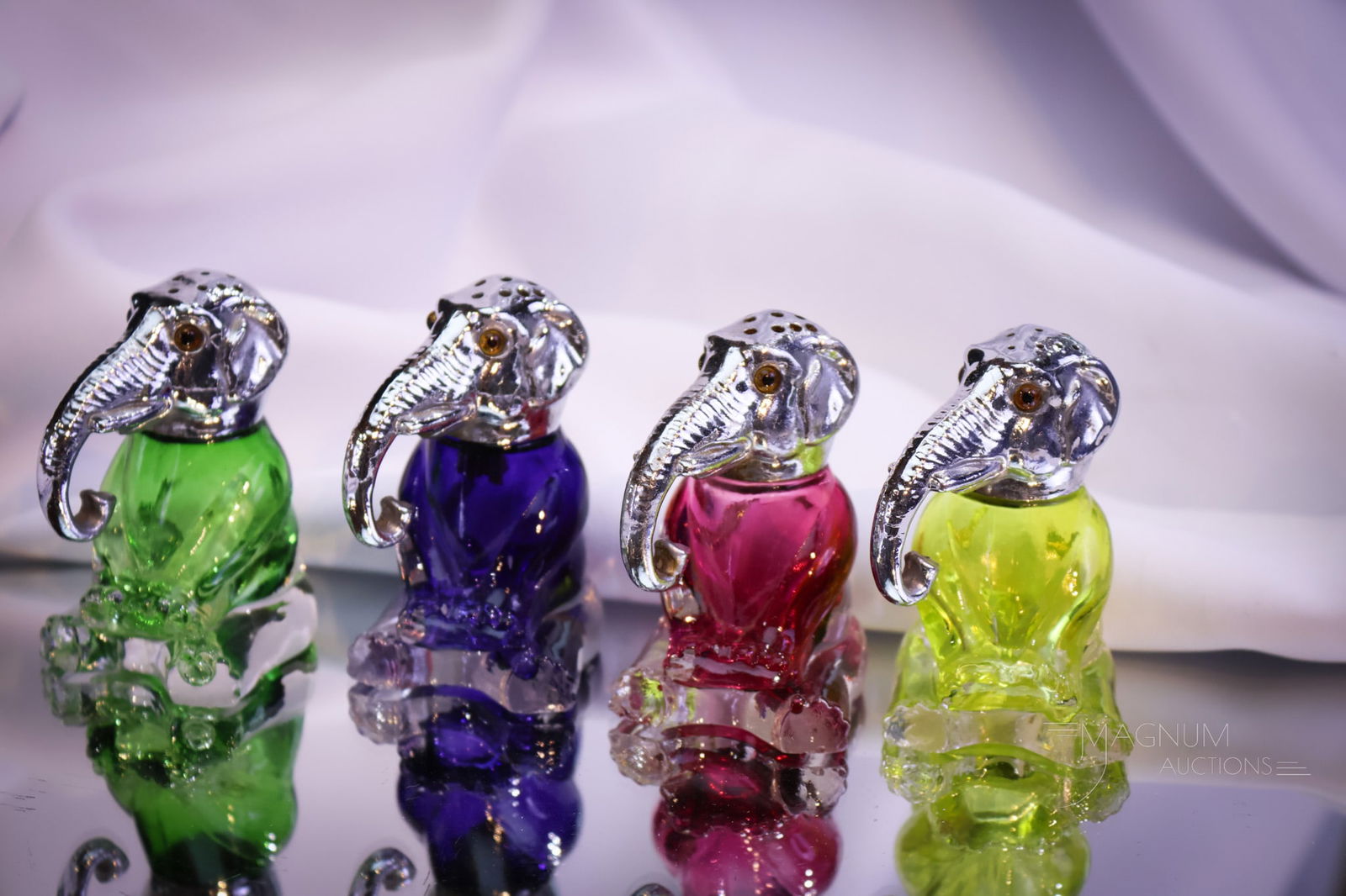 4 pc Lot Figural Elephant Art Glass Salt Shakers (1 of 13)