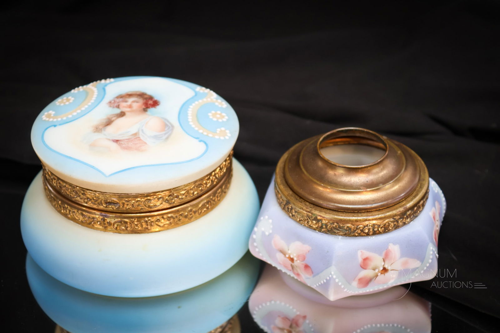 2 pc Lot Wavecrest Victorian Glass Nakara Portrait Box & More (1 of 9)