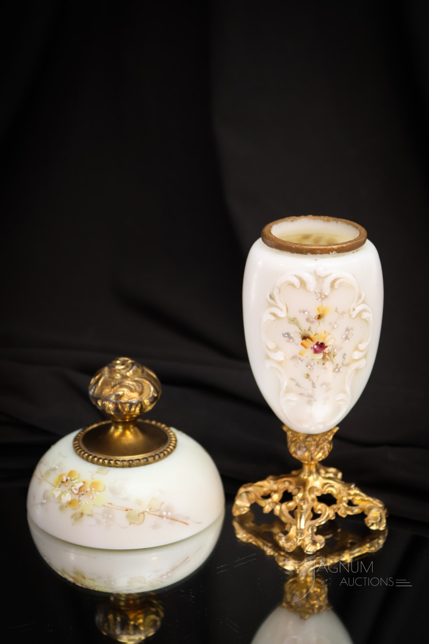 2 pc Lot Wavecrest Victorian Glass Paperweight & Vase (1 of 8)