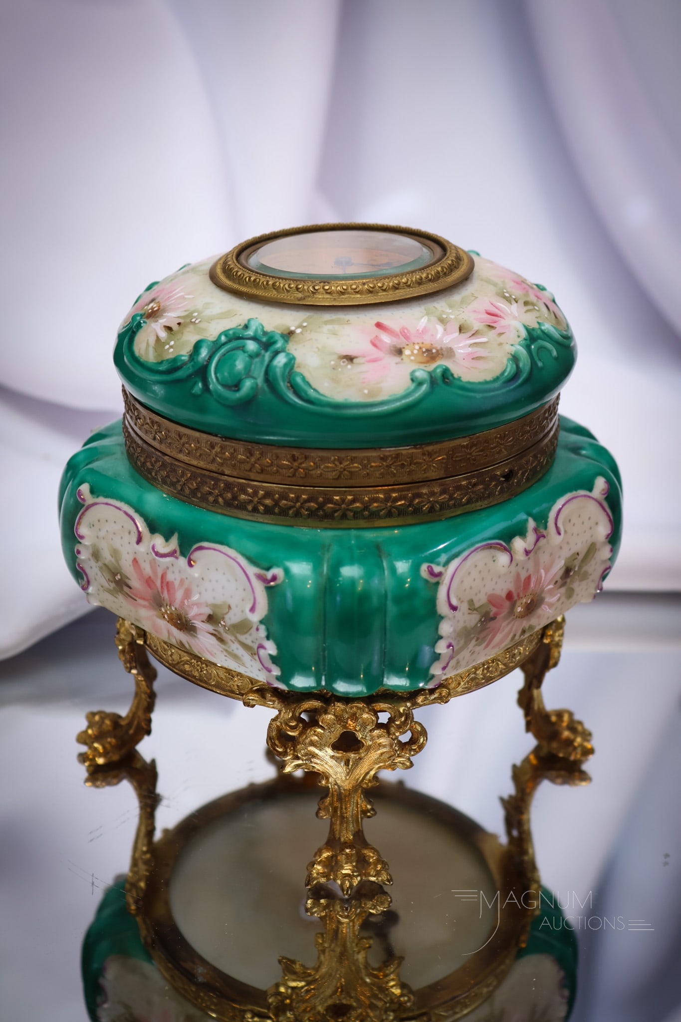 Scarce Signed Wavecrest Clock Victorian Glass Dresser Box (1 of 7)