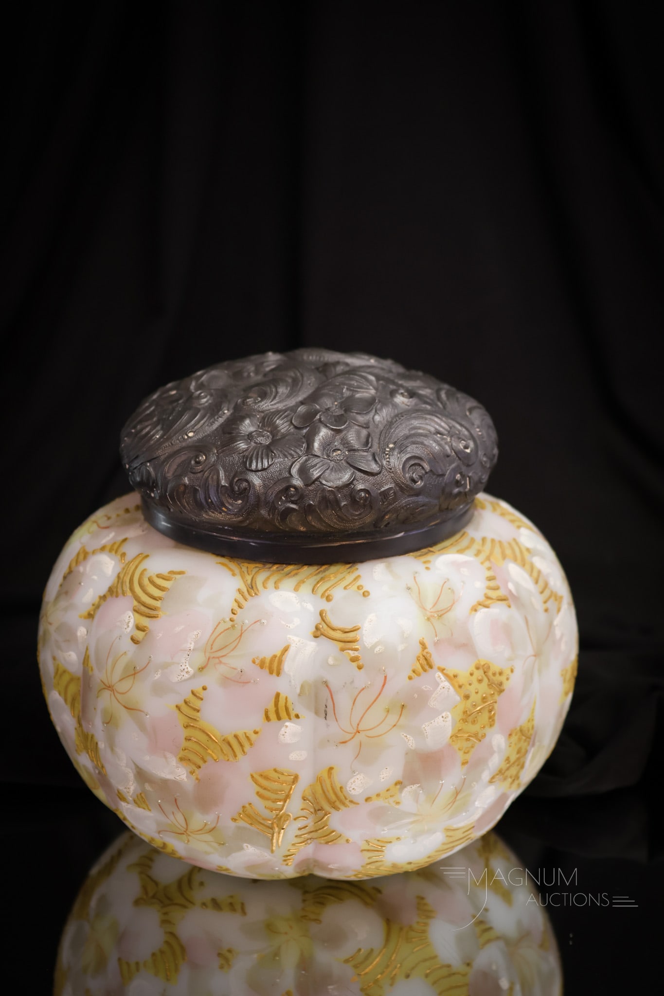 Smith Bros. Victorian Glass Bicsuit Jar (1 of 6)