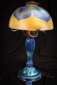 Signed Lundberg Studios 1982 Art Glass Pulled Feather Lamp