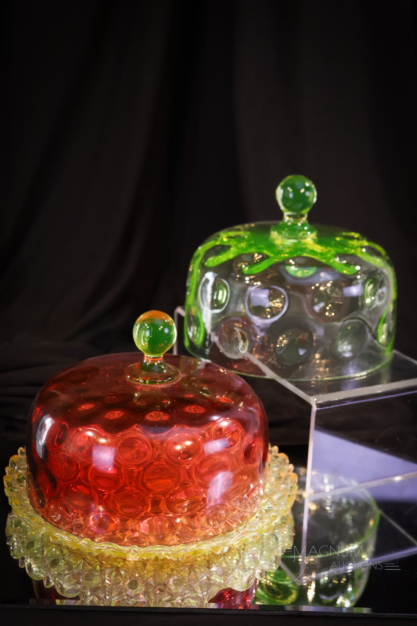 2 pc Lot Hobb's Rubina Verde Vaseline Cranberry Glass Cheese Dish & More: Two nice finds in this lot of Hobb's Victorian glass. First, there is a cheese dish with rubina verde cranberry to vaseline coloring complete with vaseline glass underplate in the Daisy & Button patte