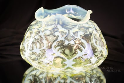 Walsh Walsh Victorian Vaseline Opalescent Glass Spanish Lace Opaline Brocade Vase