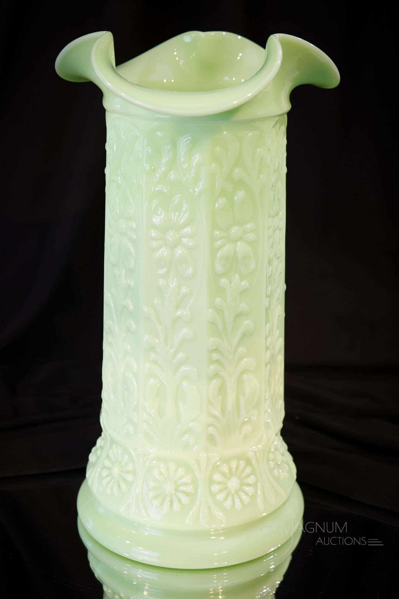 Rare Fenton Art Glass Kitchen Green Uranium Milady 1930's  Vase (1 of 6)