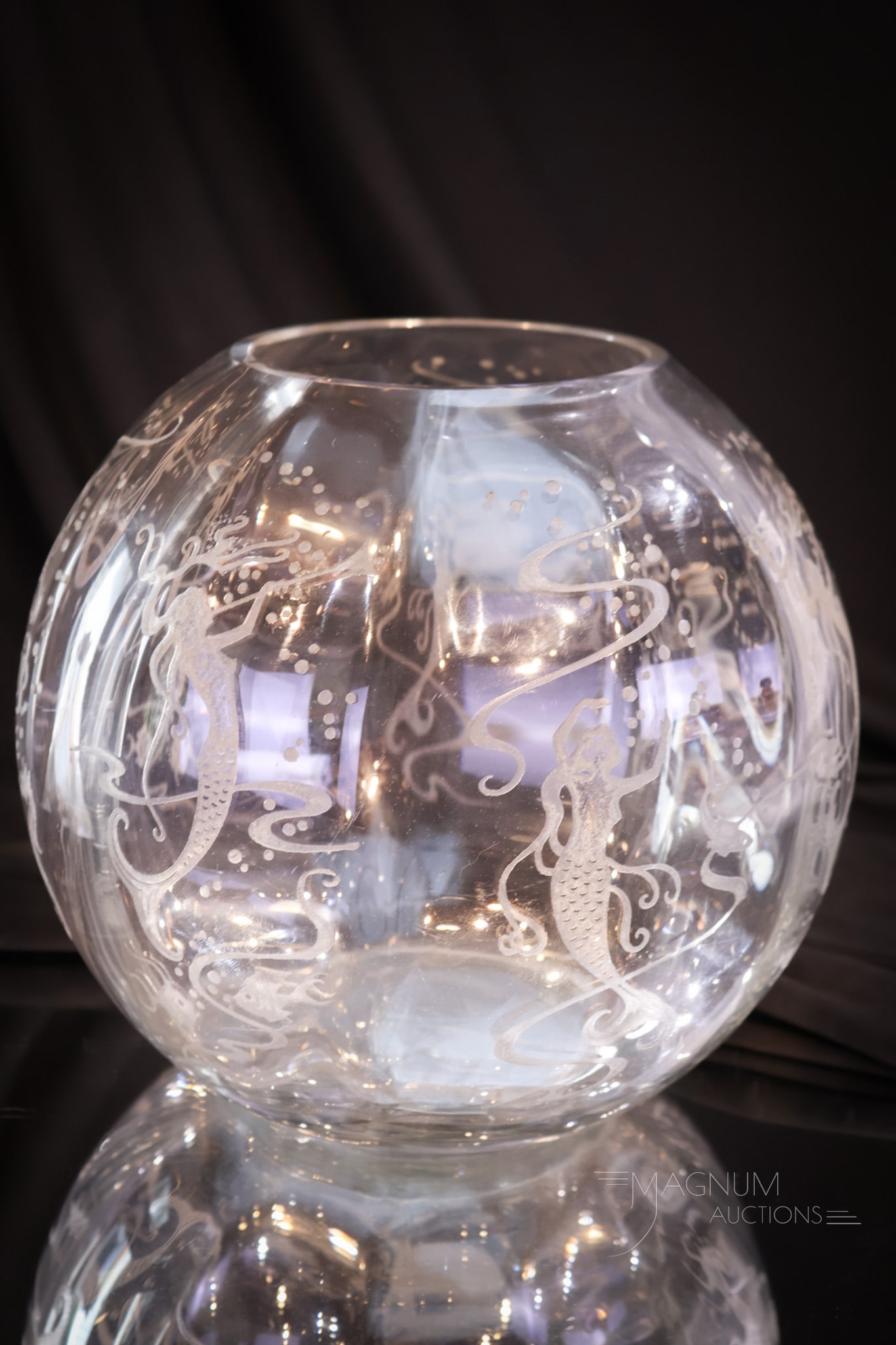 Rare Heisey Mermaid 8" Ball Vase (1 of 10)