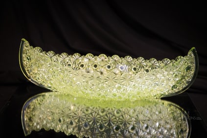 Vaseline 11" Victorian EAPG Daisy & Button Glass Canoe