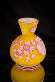 Stevens & Williams English 3-Color Cameo Glass Victorian 4 1/2" Vase