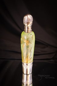 Attributed to Daum Nancy French Cameo Vaseline Victorian Glass Laydown Perfume Flask