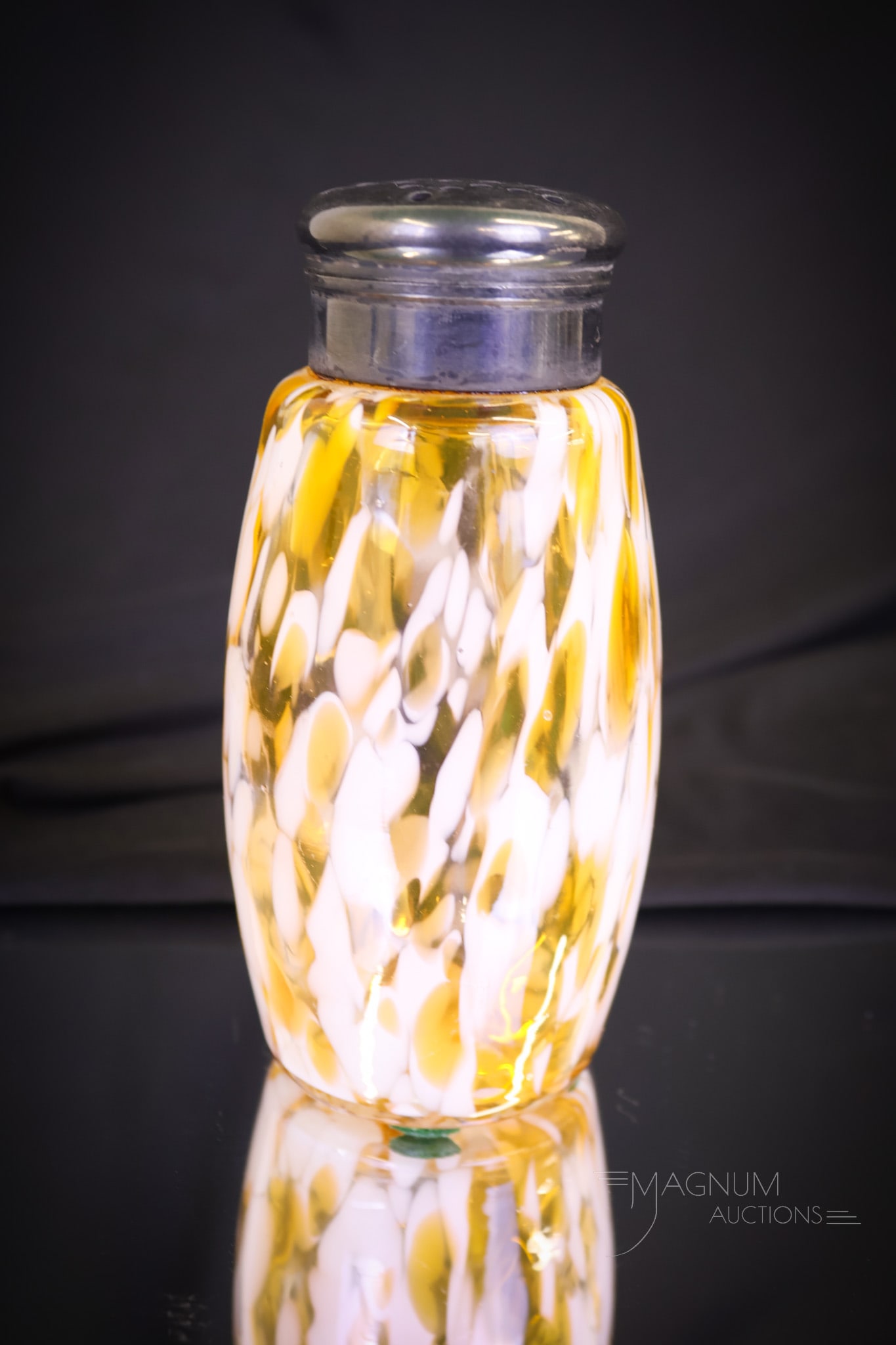 Scarce Victorian Apricot Spatter Glass Phoenix Sugar Shaker (1 of 6)