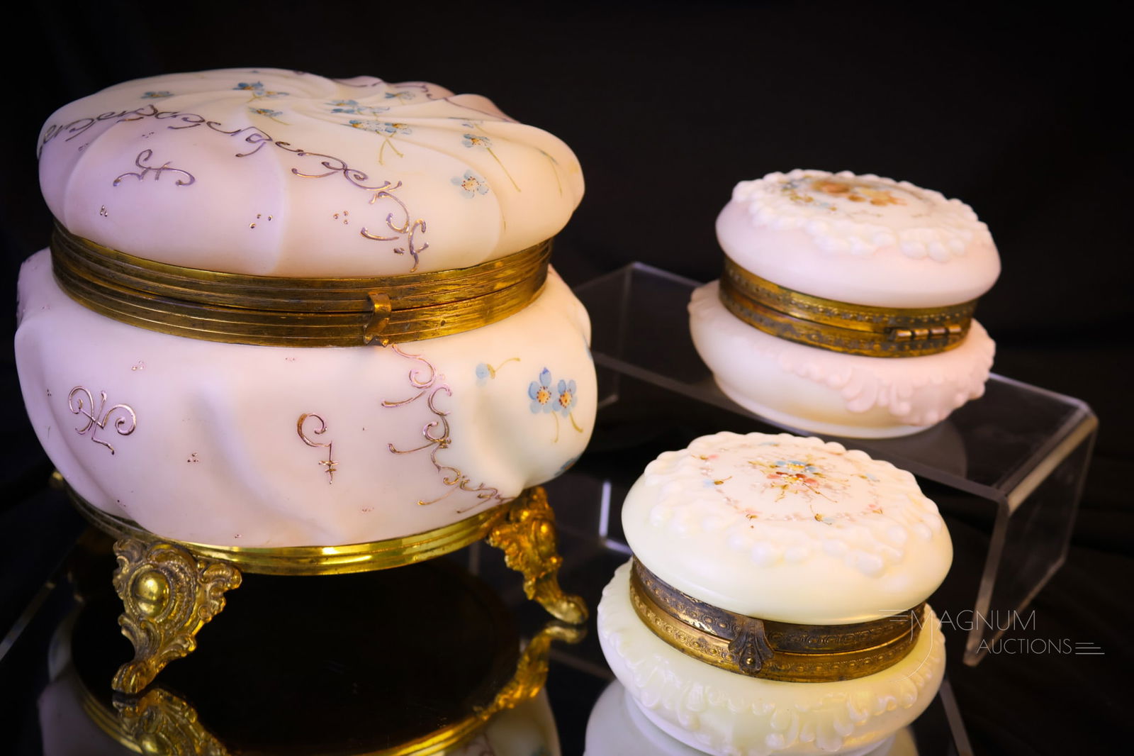 3 pc Lot Wavecrest Victorian Glass Dresser Jewelry Boxes Cherubs & Flowers (1 of 14)