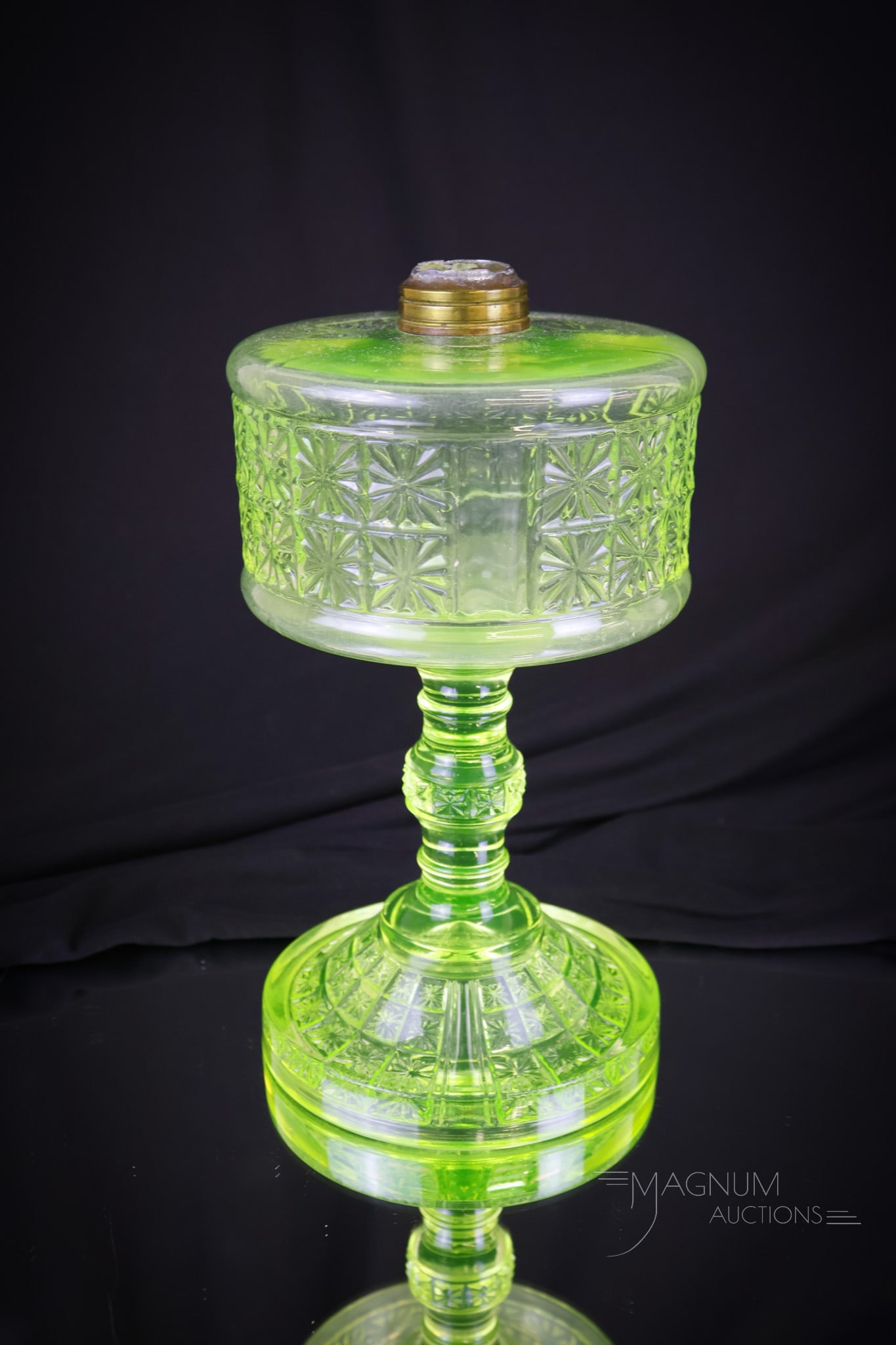 Vaseline Richards & Hartley Two-Panel Victorian Glass Oil Lamp (1 of 6)