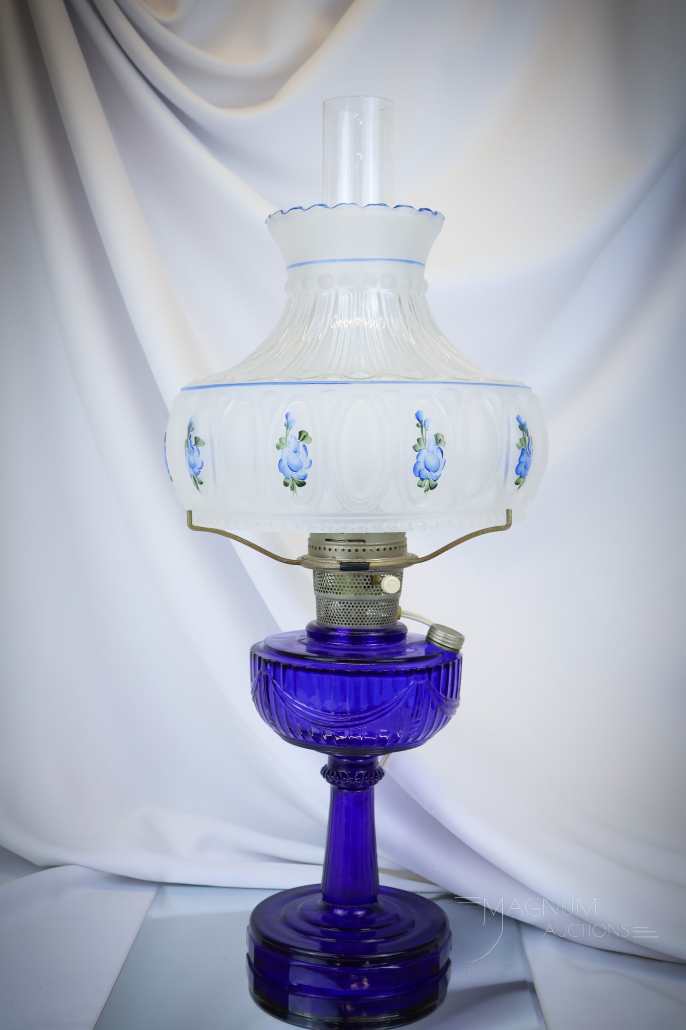 Aladdin Lincoln Drape Cobalt Glass Oil Lamp (1 of 9)