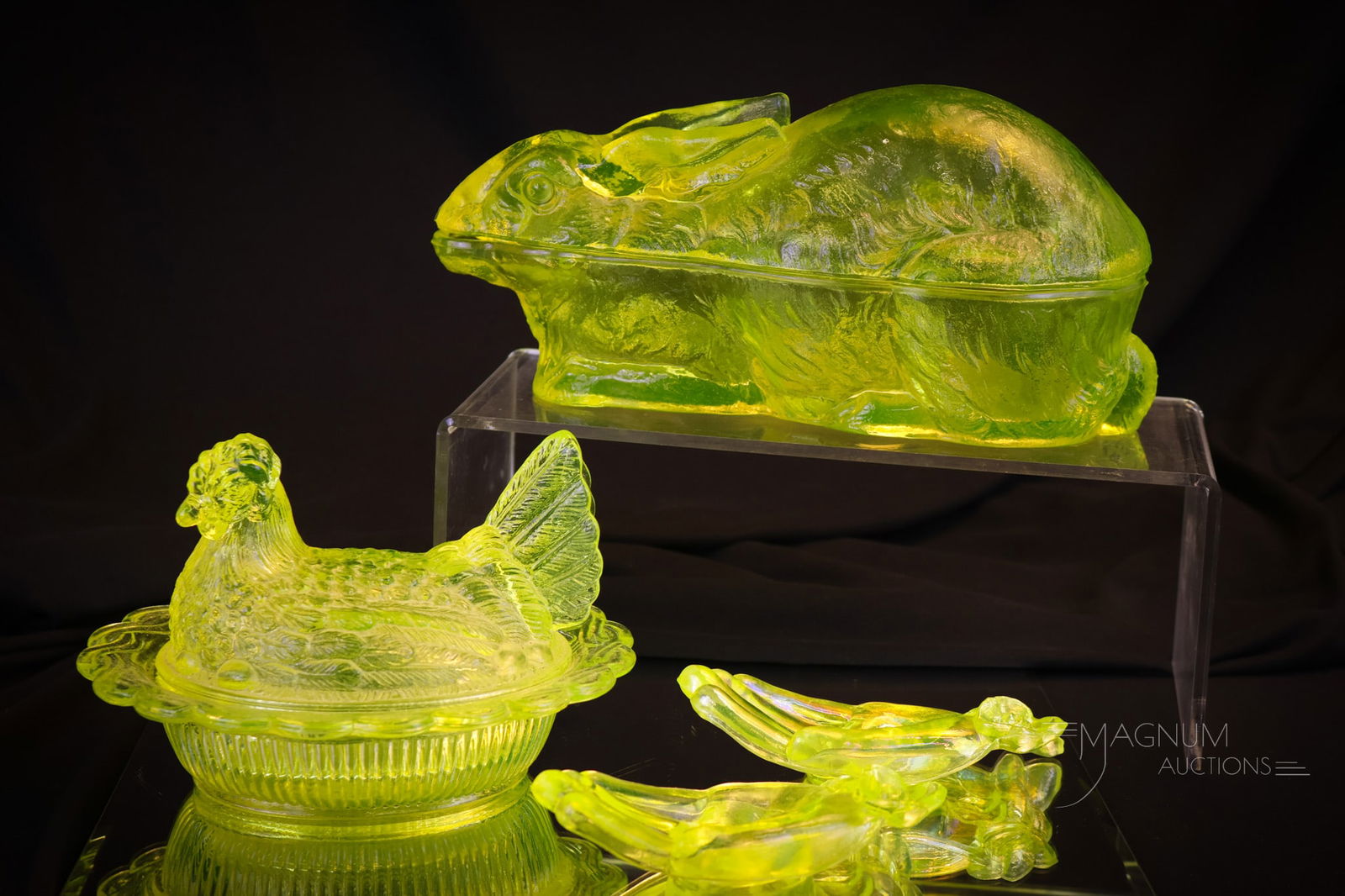 4 pc Lot of Cuteness in Vaseline Glass (1 of 10)