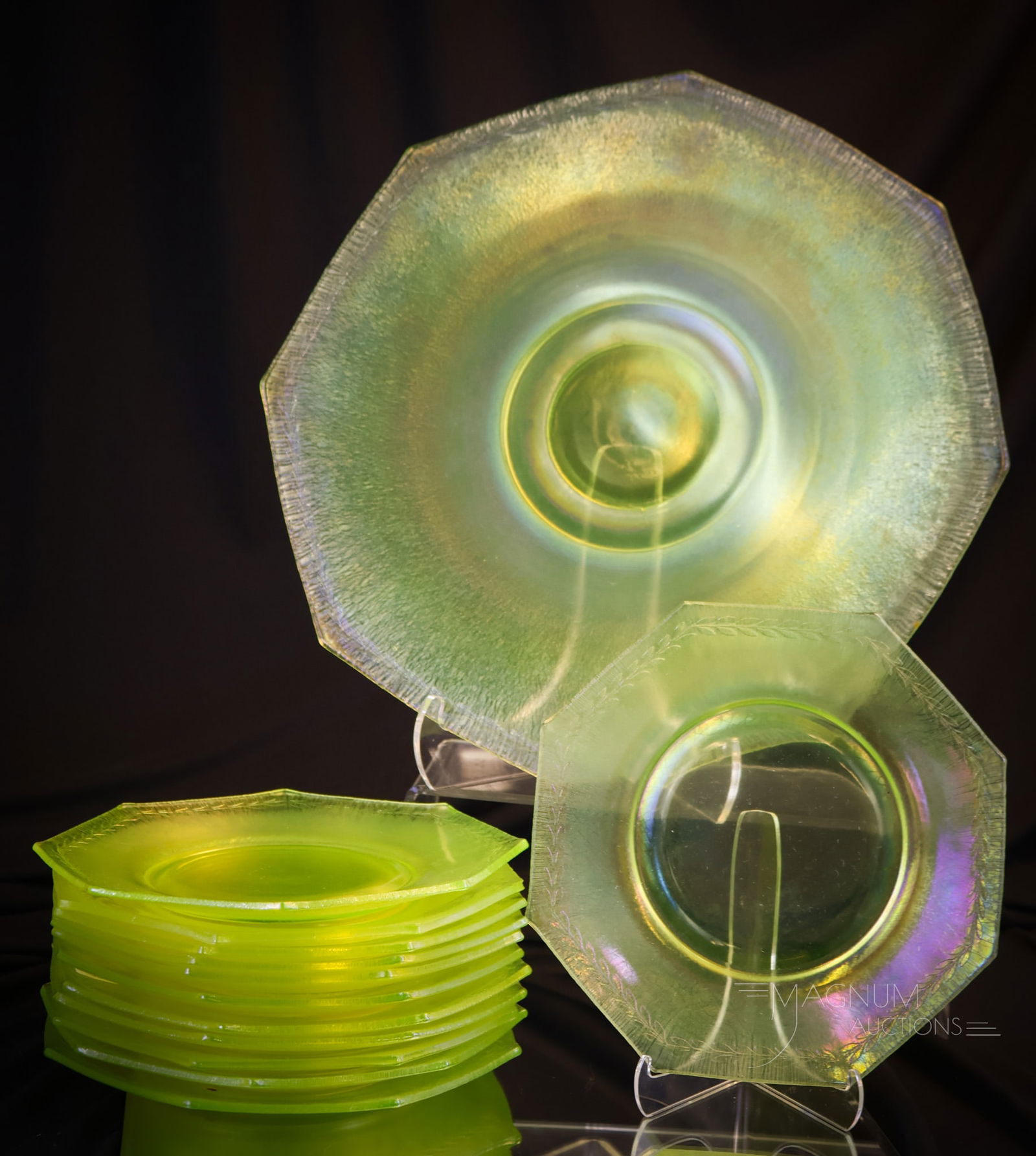 13 pc Set Fenton Stretch Vaseline Glass Laurel Border Plates (1 of 9)