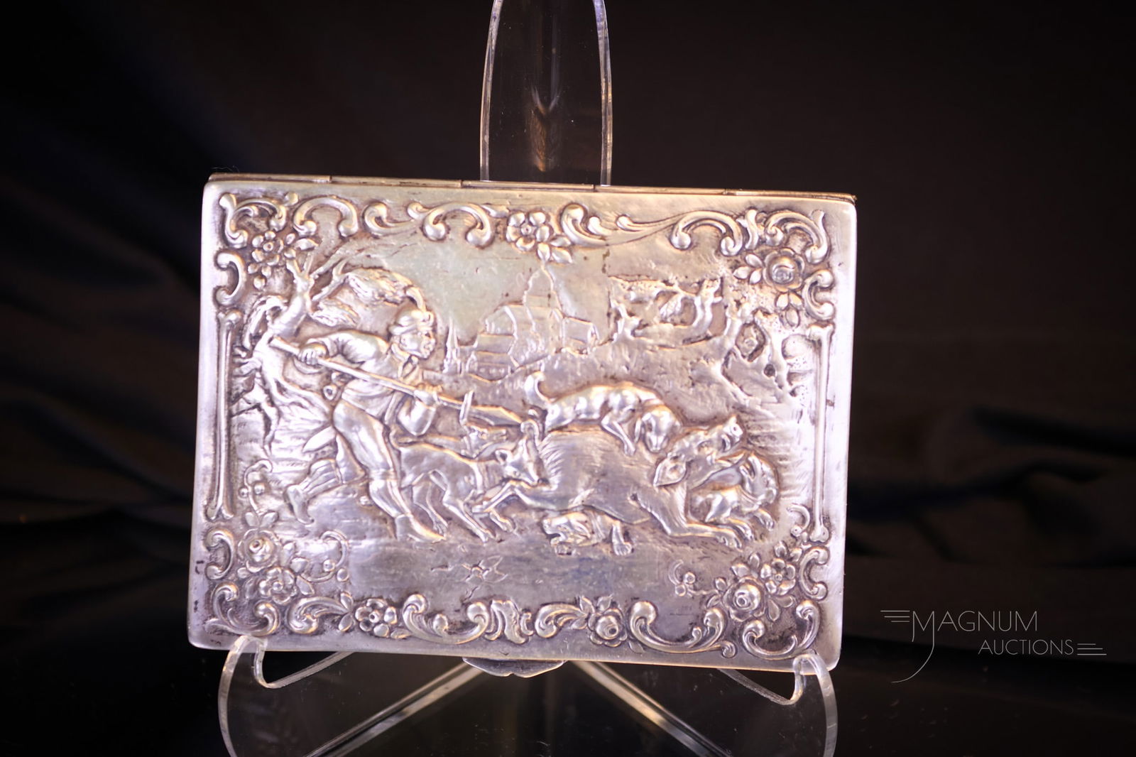 .800 Silver Repousse Fox Hunt Hallmarked Cigarette Case (1 of 4)