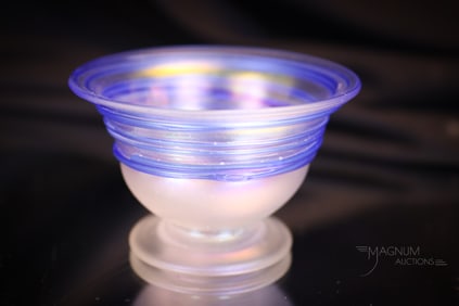 Steuben Verre De Soie Threaded Footed Art Glass Open Salt