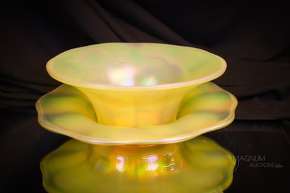 Gold Iridescent Art Glass Finger Bowl & Underplate