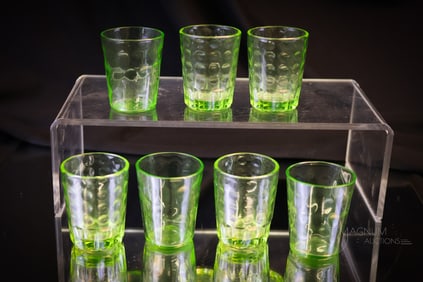 7 pc Set Green Depression Glass Uranium Glowy Dainty Dot Shot Glasses