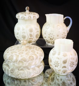 4 pc Findlay Onyx Victorian Table Set