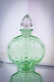 Heisey Moongleam "Old Sandwich" Glass Decanter