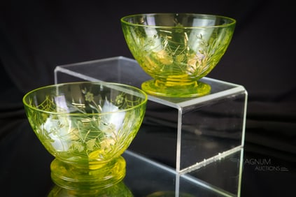 2 pc Lot Pairpoint vaseline Uranium Colias Engraved Glass Finger Bowls