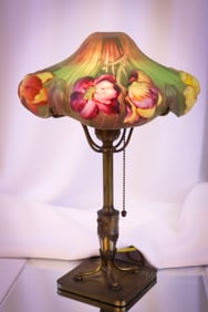 Pairoint Puffy Reverse Painted Tulip Boudoir Antique Table Lamp
