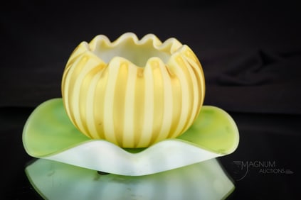 Champagne Victorian Mother of Pearl Art Glass Water Lily Rose Bowl