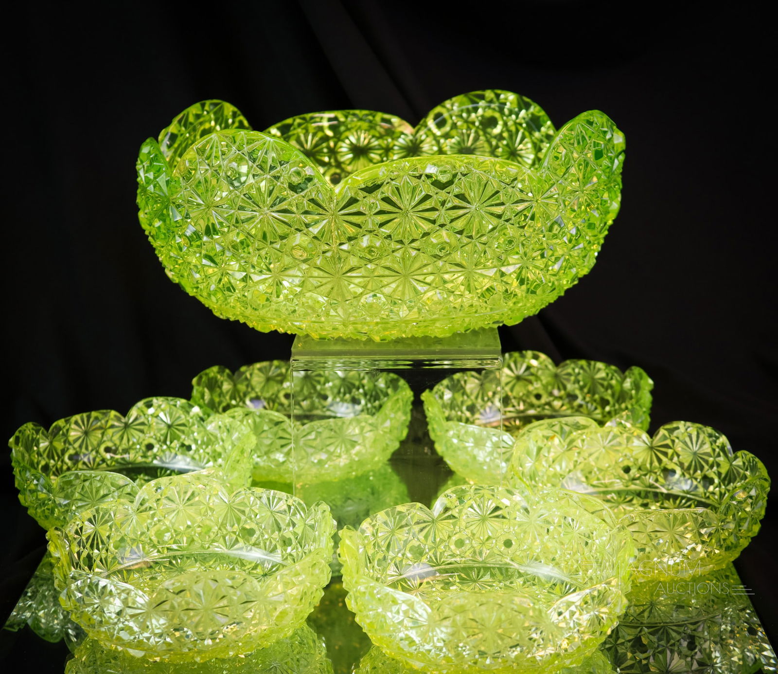 7 pc Set Northwood National Uranium Vaseline Opalescent Diamond Spearhead Berry Set: A stunning seven-piece berry set in uranium-rich vaseline opalescent glass in the Northwood/National Glass Diamond Spearhead pattern. This set features a master bowl and six individual berry bowls. Th