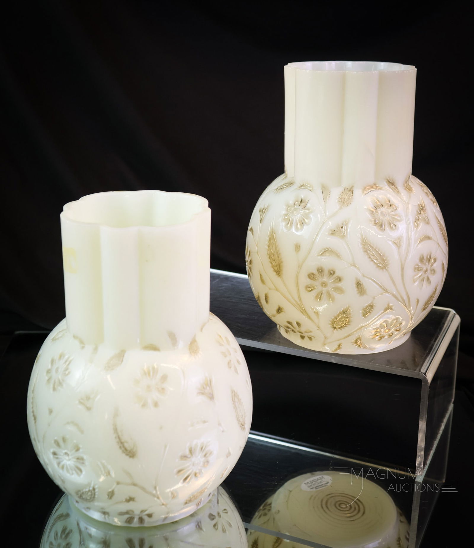 2 pc Lot Findlay Onyx Victorian Glass Celery Vases (1 of 10)