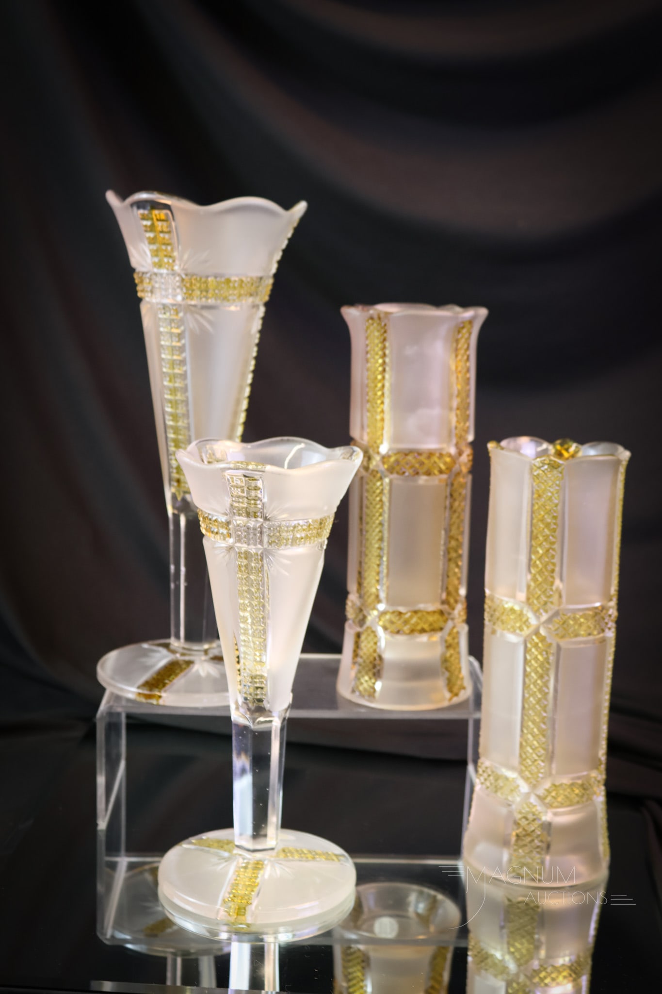 4 pc Lot Findlay Victorian Dalzell Klondike Amberette Glass Vases (1 of 10)