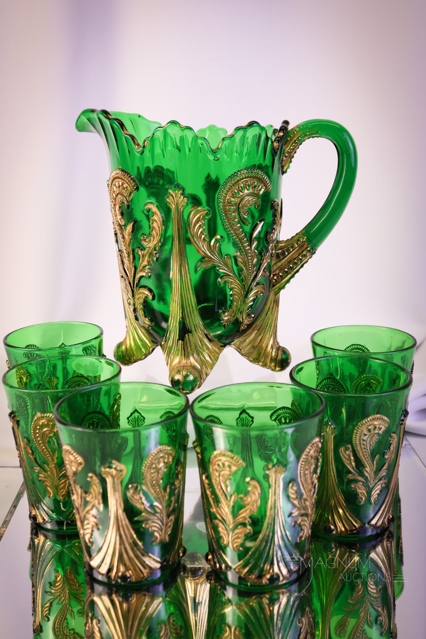7 pc Northwood Inverted Fan & Feather Victorian Glass water Set: A gorgeous set in emerald green with gold. This water set is in the Northwood pattern, Inverted Fan & Feather pattern. This set includes a pitcher and six tumblers. The tallest measures 8". Three tumb