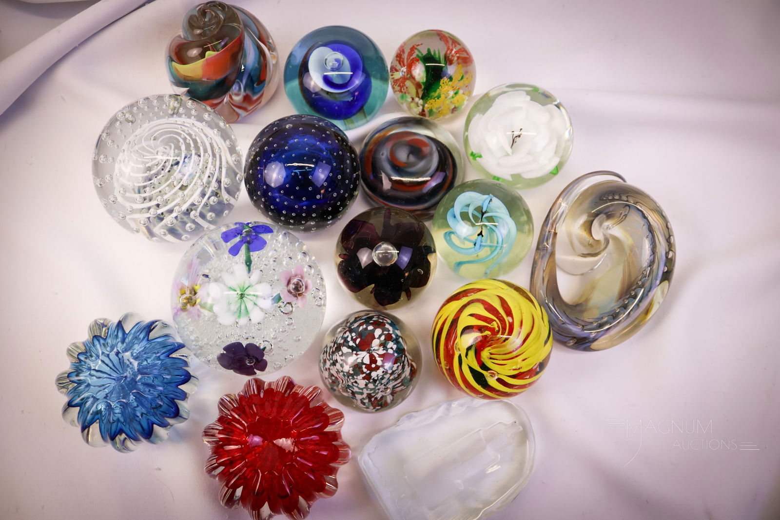 16 pc Lot Art Glass Paperweights Murano & More (1 of 13)
