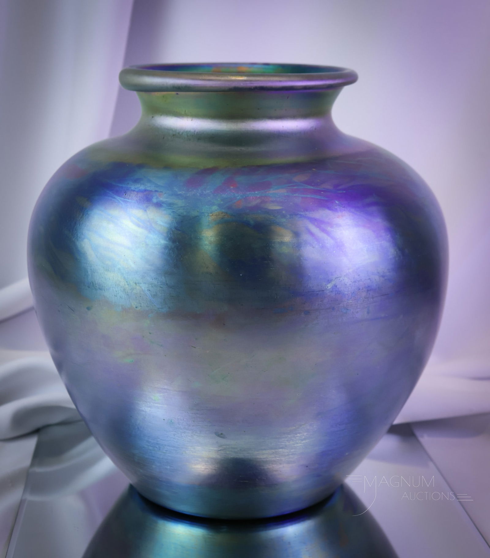 Steuben Blue Aurene #2683 signed F. Carder Art Glass Vase: A wonderful find in Steuben art glass. This is a blue aurene large vase. The shape is #2683. The vase is signed "Aurene" & "1136" and "2683". It is also signed "F. Carder". This vase measures 11 1/2"