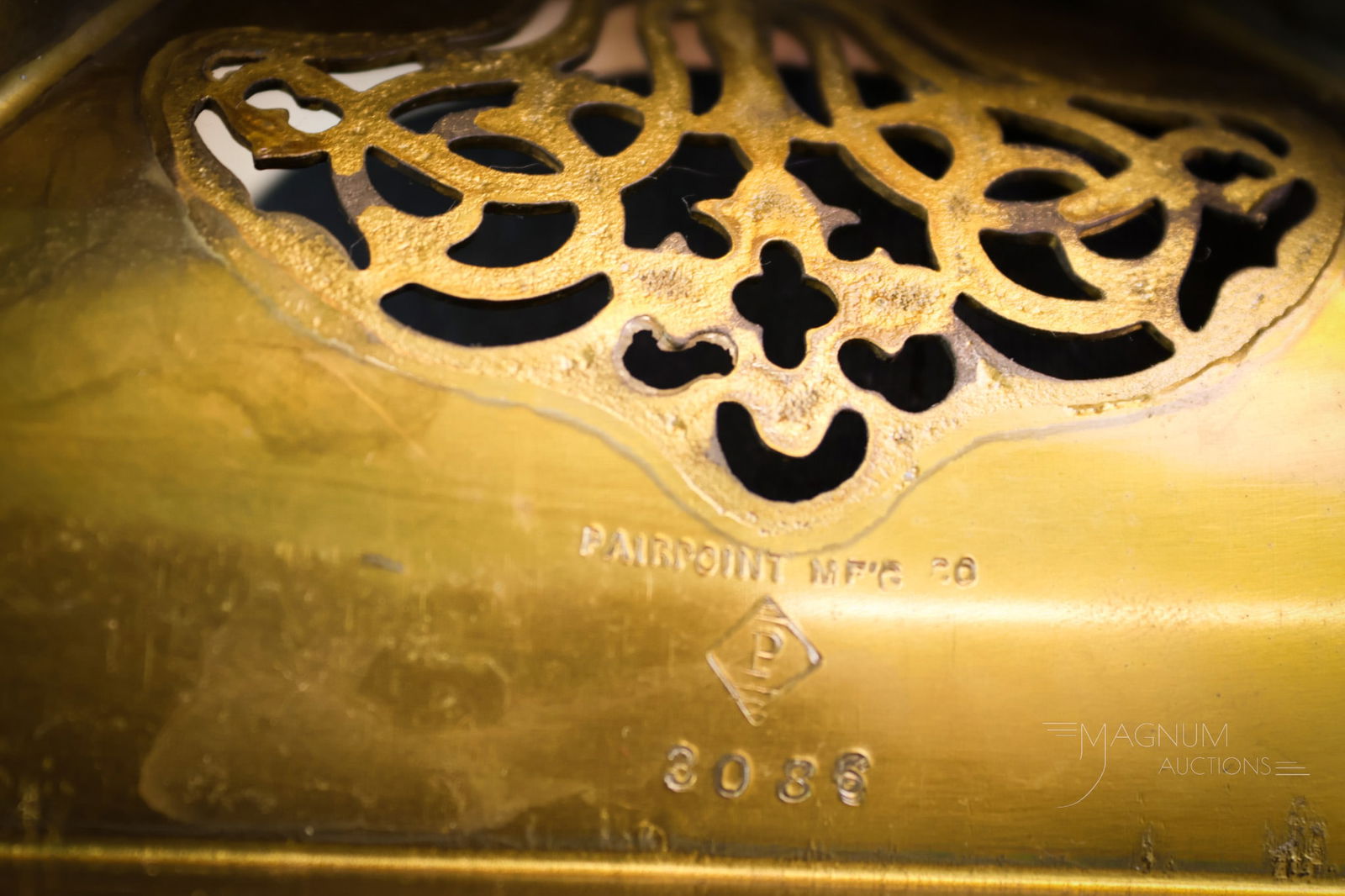 Pairpoint Magenta Reverse Painted Table Lamp - 12