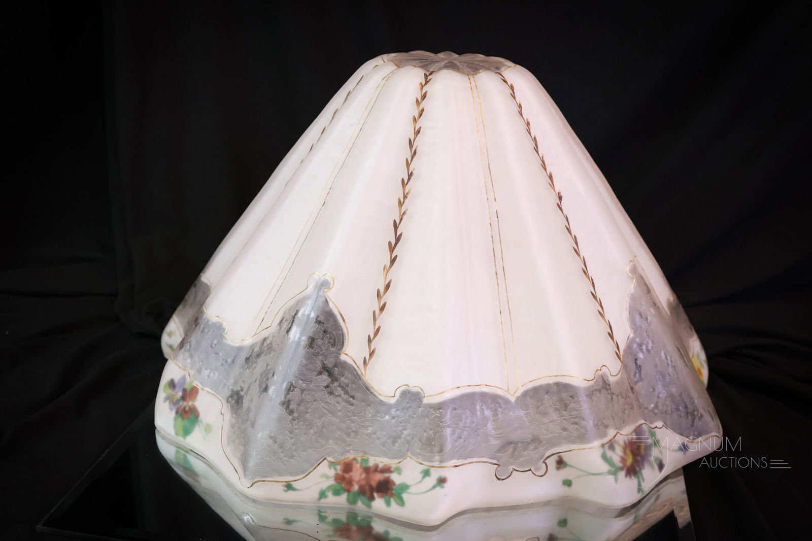 Pairpoint Magenta Reverse Painted Table Lamp - 13