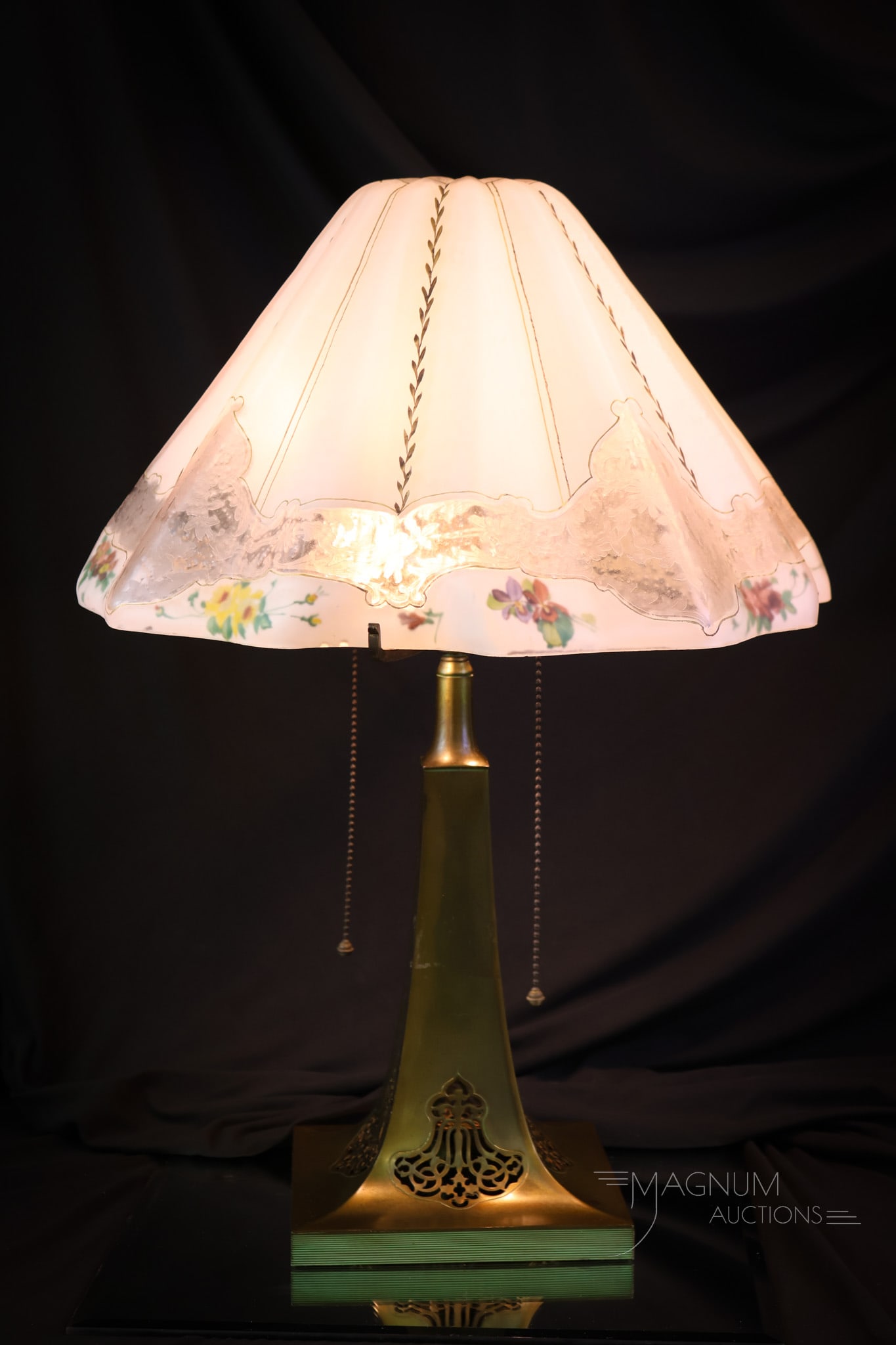 Pairpoint Magenta Reverse Painted Table Lamp - 3