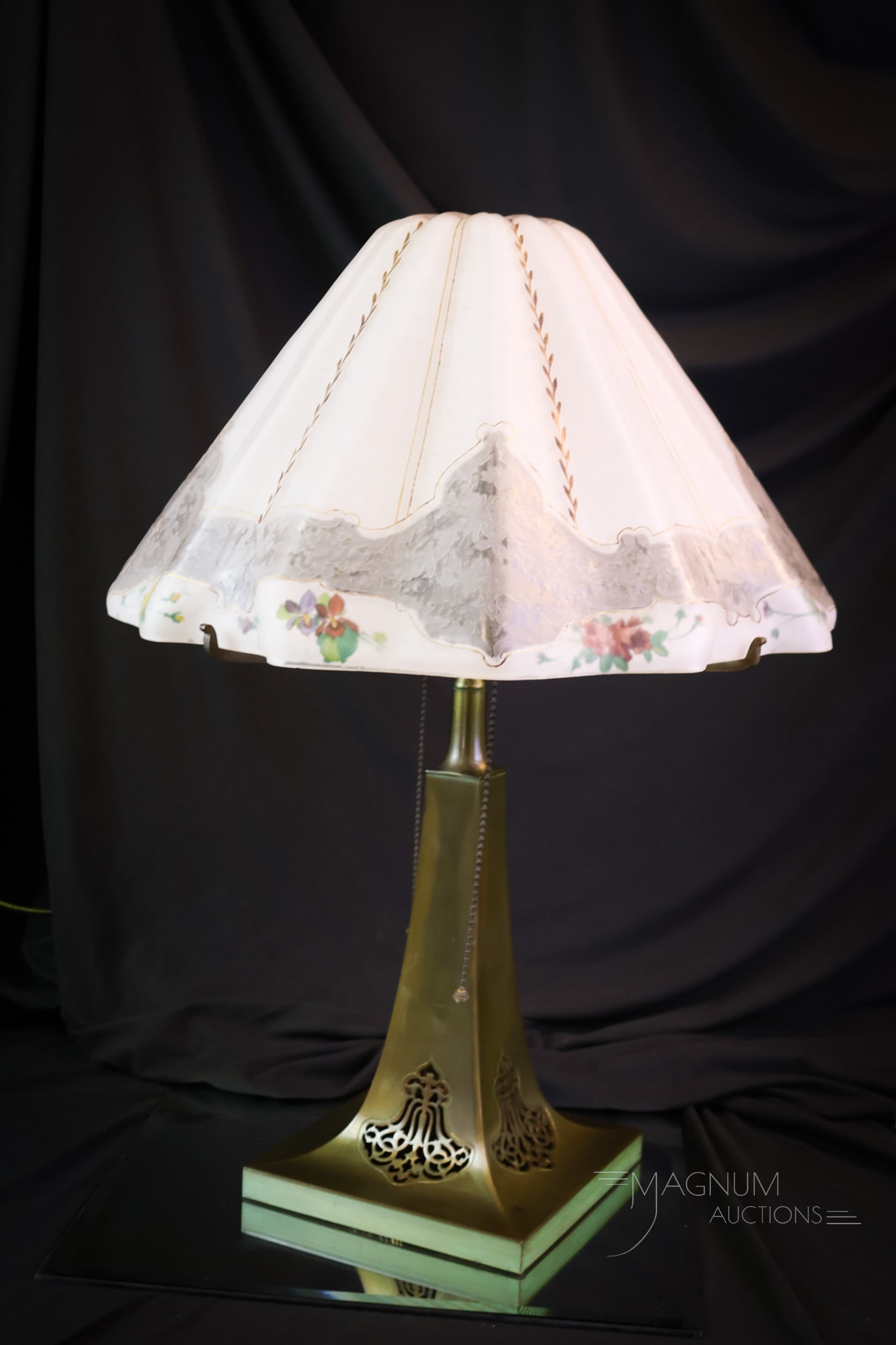 Pairpoint Magenta Reverse Painted Table Lamp - 6