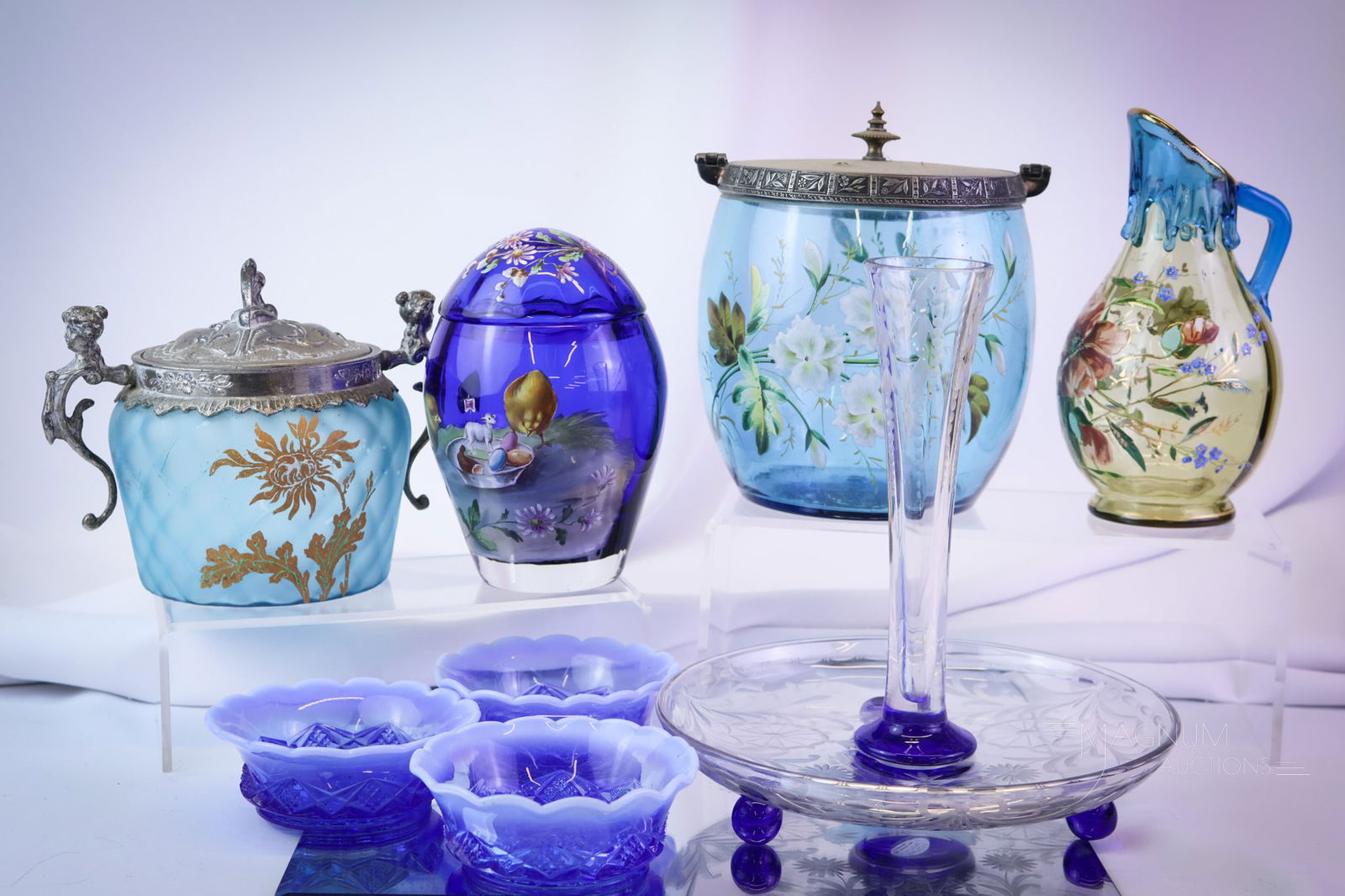 8 pc Lot Fanciful Finds in Collectible Glass (1 of 17)
