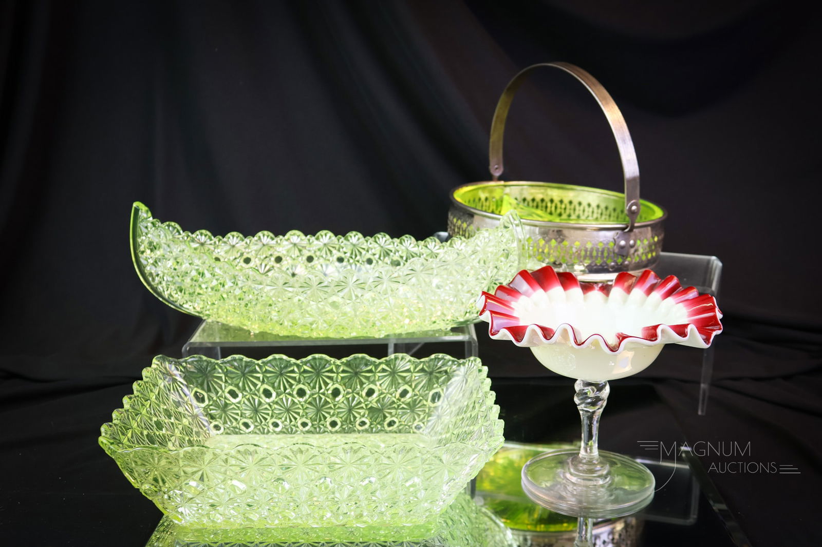 4 pc Lot Vaseline Glass & More (1 of 19)