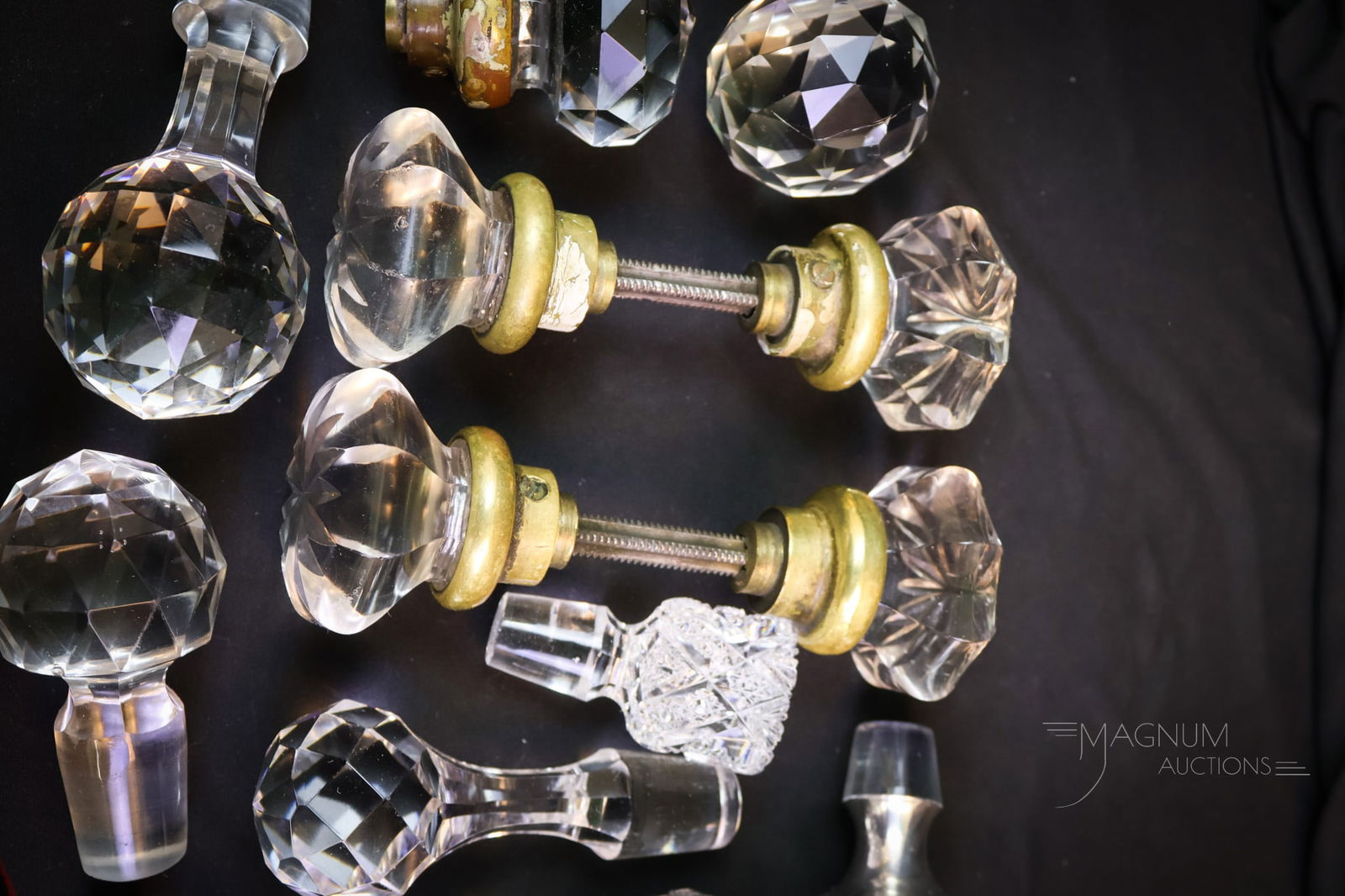 19 pc Lot Antique Stoppers & Door Knobs - 4