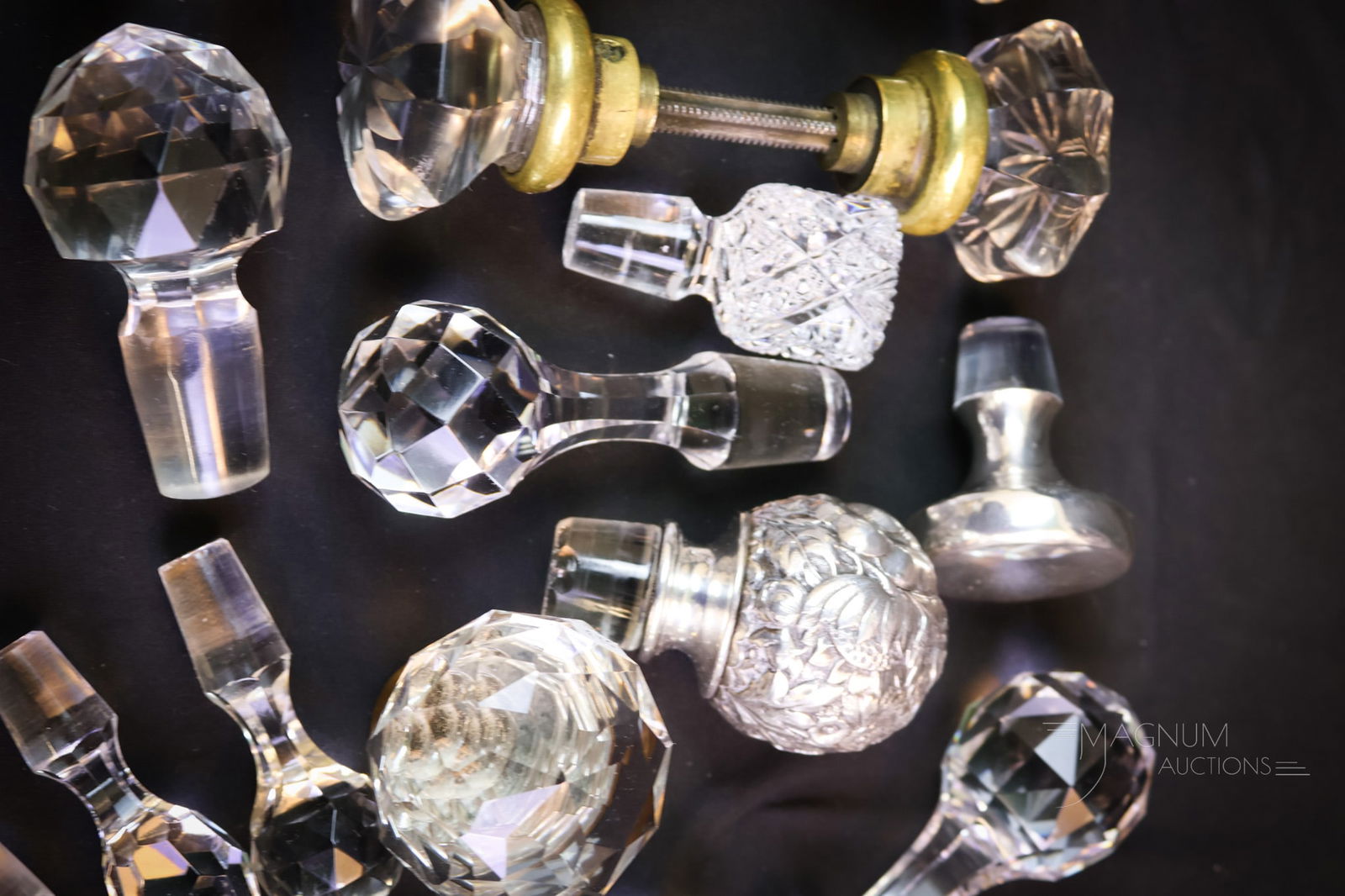 19 pc Lot Antique Stoppers & Door Knobs - 5