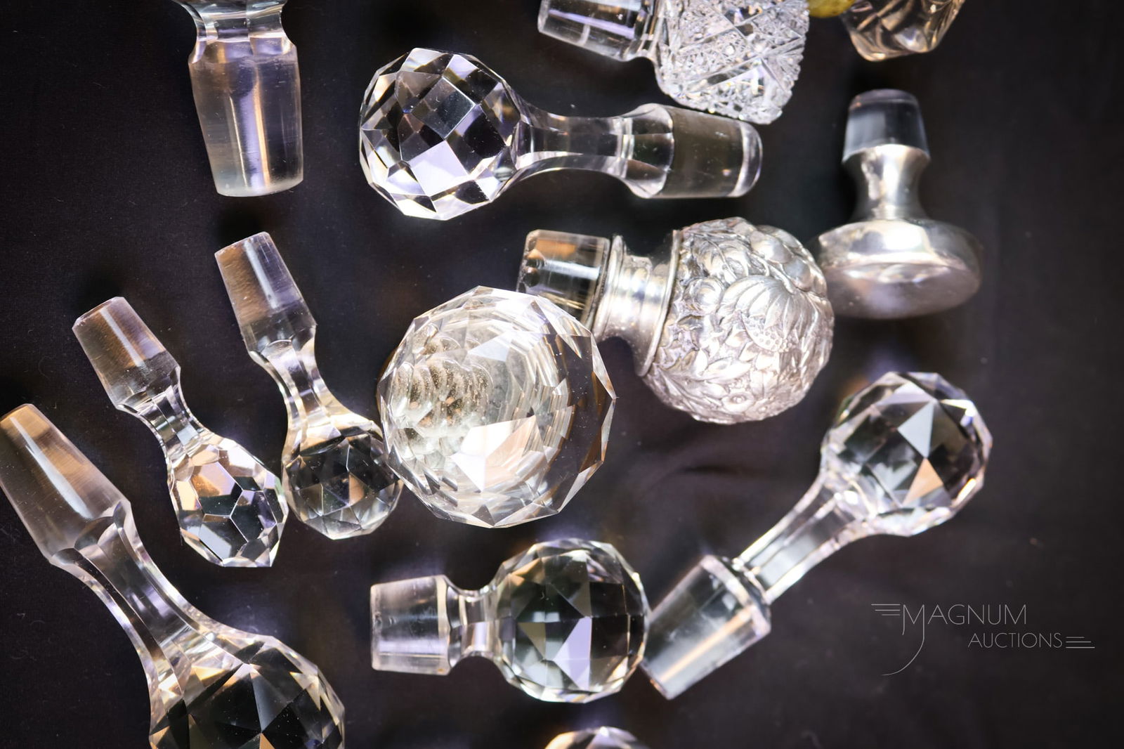 19 pc Lot Antique Stoppers & Door Knobs - 6