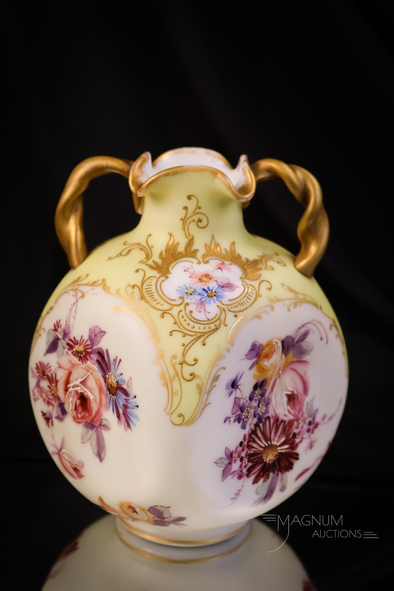 Signed Colonial Ware Mt. Washington Art Glass Vase (1 of 6)