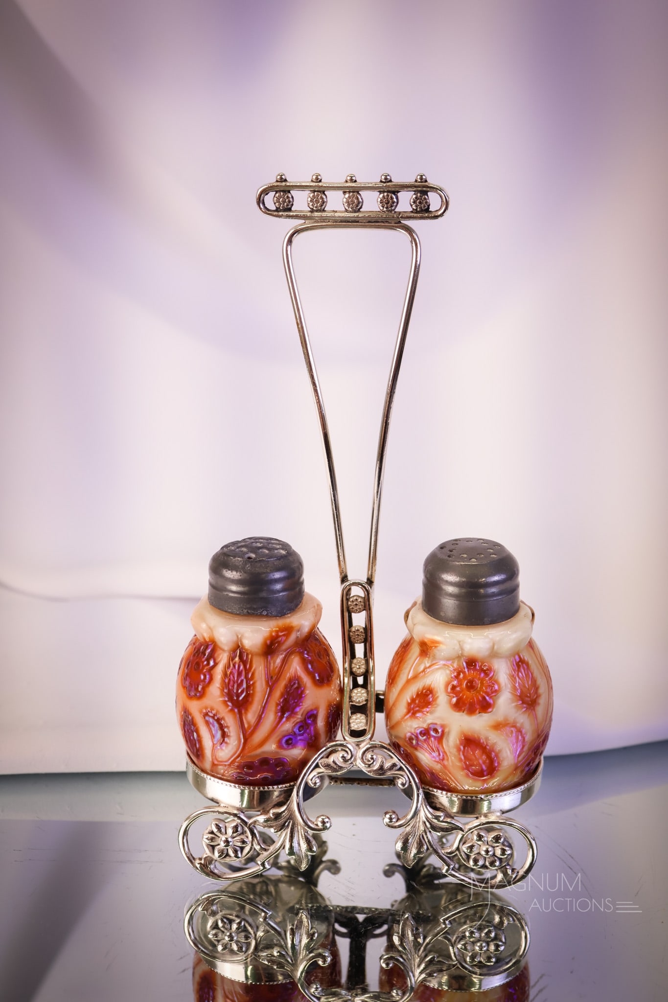 Museum Rarity Victorian Orange Cinnamon Findlay Onyx Glass Silverplate Sdalt Shakers: A museum rarity for your bidding pleasure! This is a pair of Findlay onyx salt shakers in a rare coloring of orange-cinnamon with purple highlights. This pair is set in a marked Barbour Bros. silverpl