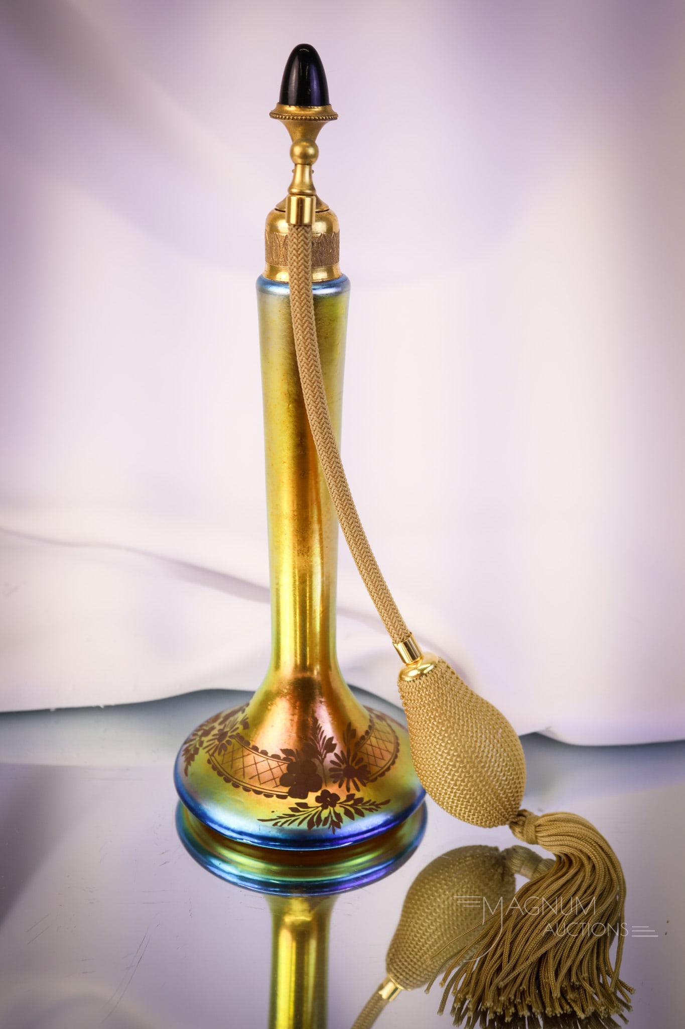 Devilbiss Steuben Gold Aurene Intagilo Cut Perfume Atomizer - 2