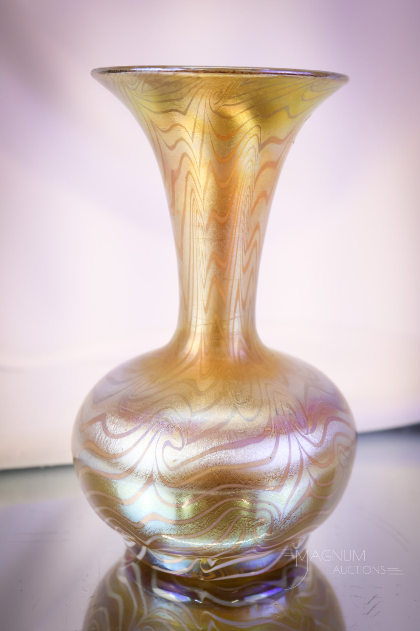 Signed Durand King Tut Gold Iridescent Art Glass Coil Vase (1 of 6)