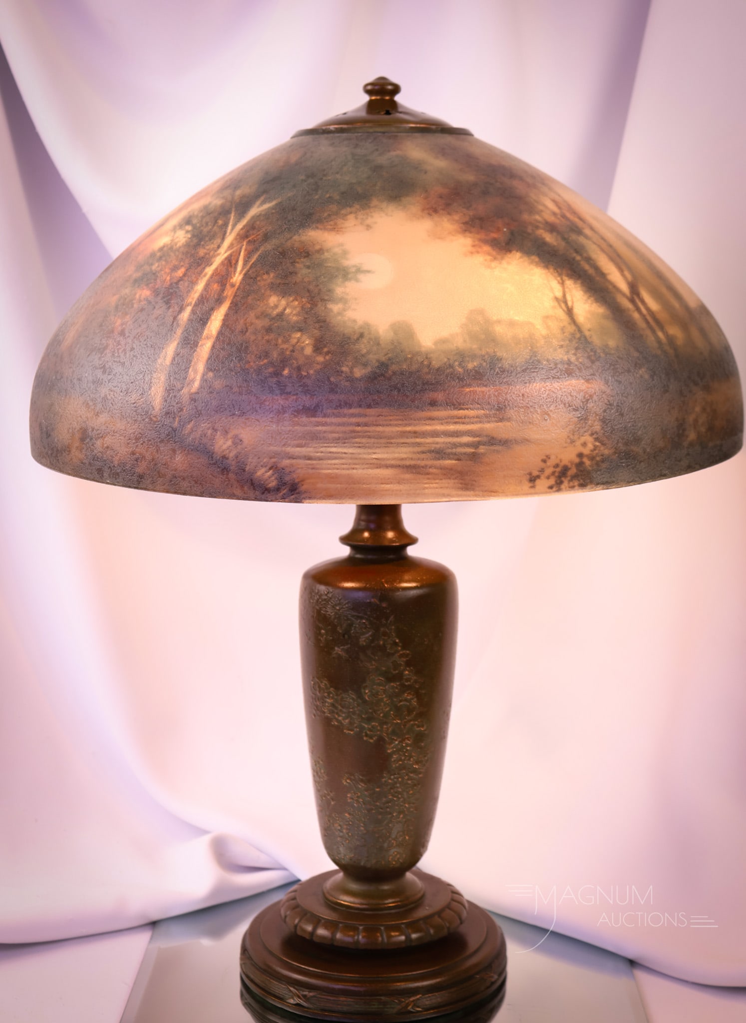 Signed "Handel 6324 EO" Reverse Painted Arts & Crafts Antique Table Lamp: A wonderful antique table lamp for your home. This is a signed, "Handel 6324 EO" reverse-painted Art & Crafts period table lamp. The shade features a beautiful moonlit woodland landscape with an abund
