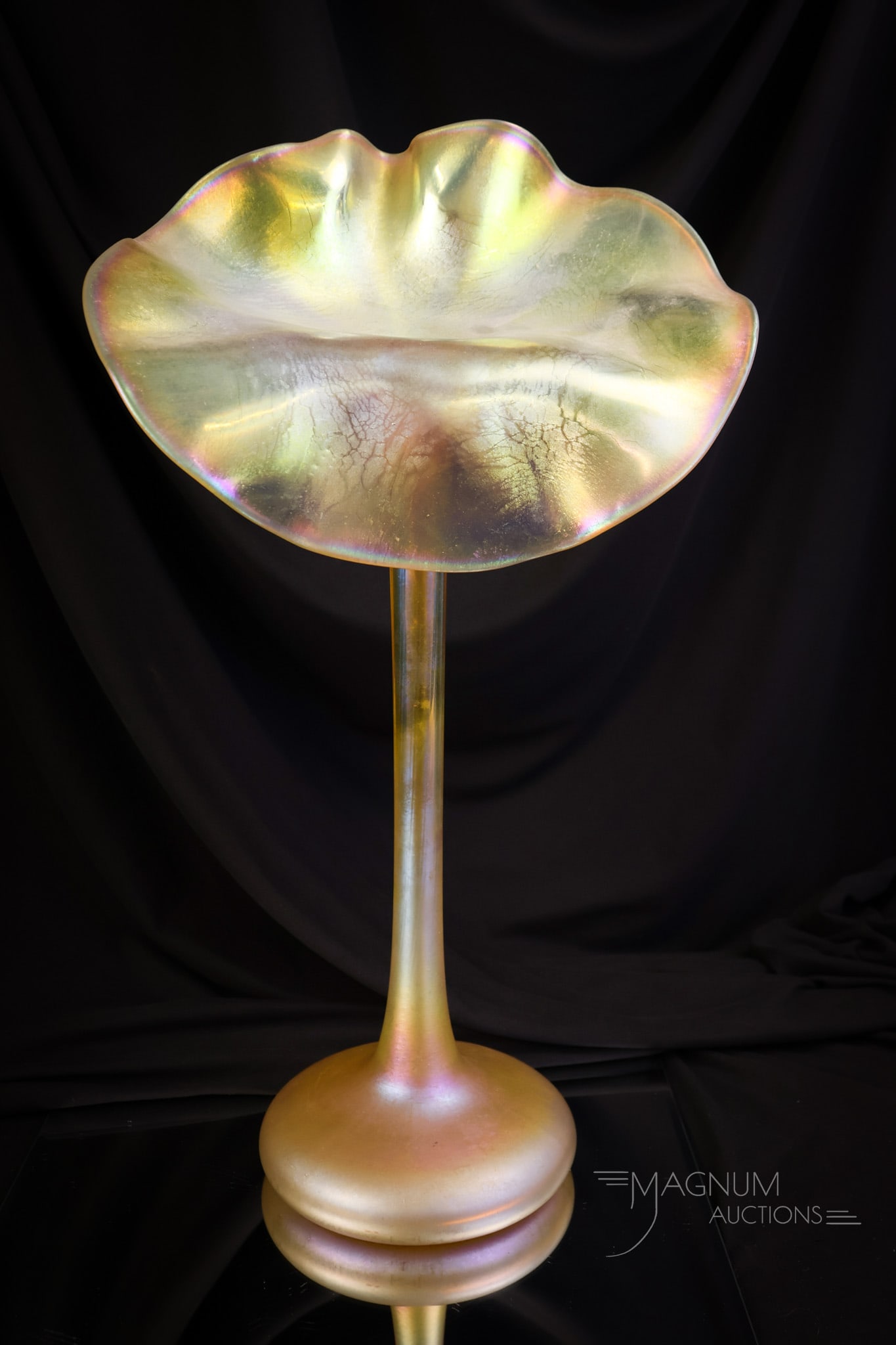 17 1/4" Lundberg Studios 1989 Signed "James Lundberg" Monumental Iridescent Art Glass Jack in the: A monumental find in a piece of art glass. This vase is a Lundberg Studios Jack in the Pulpit vase. It measures 17 1/4" tall and 9 1/2" wide. It is signed, "James Lundberg, 1989." The vase has extraor